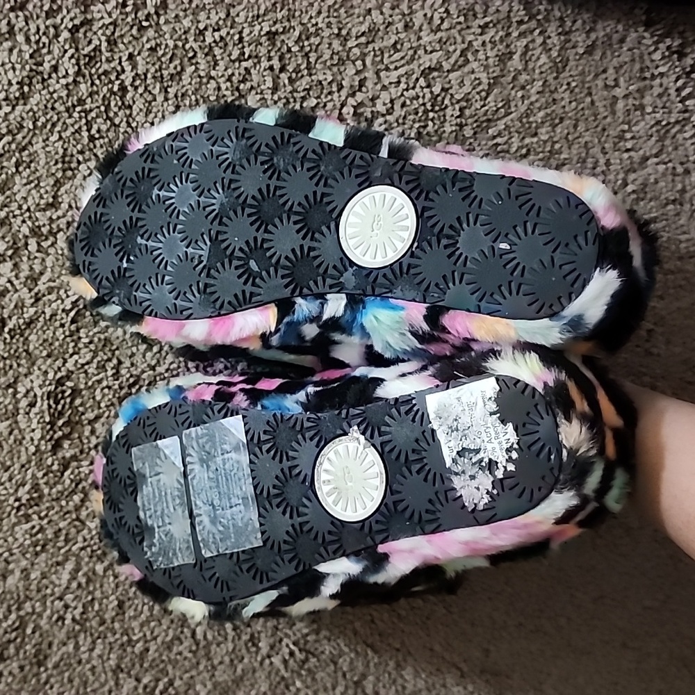 Ugg slippers - Picture 3 of 5